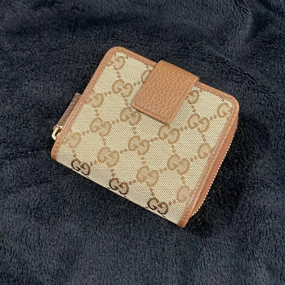 Authentic GUCCI Brown Compact Bifold Wallet